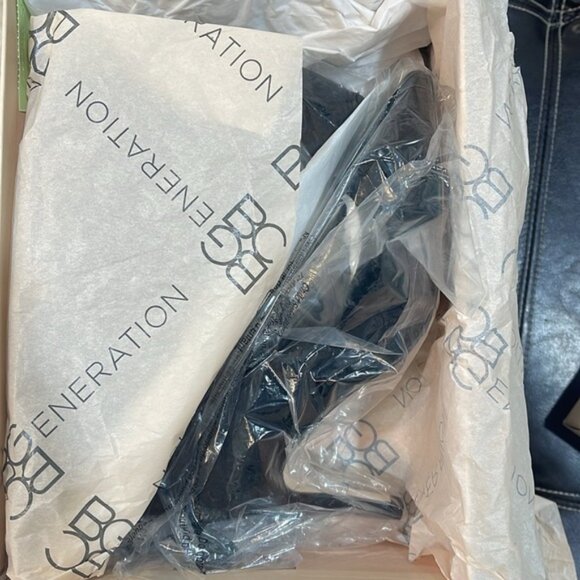 BCBGeneration Women's Ollee Pump - Picture 9 of 9